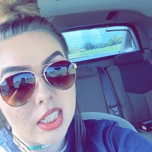 Meet your Posher, Sydnee